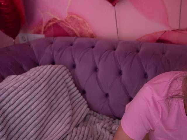 AlinaLemon's BongaCams show and profile