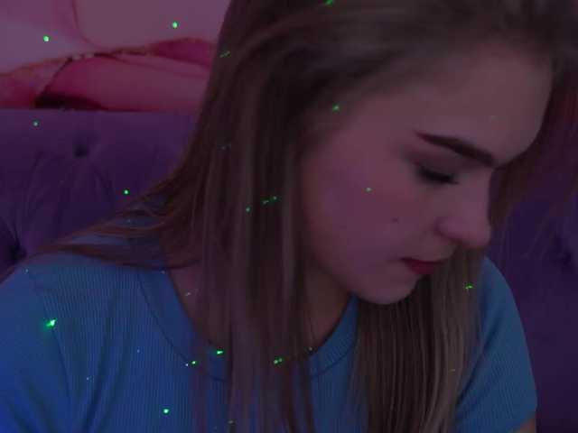 AlinaLemon's BongaCams show and profile