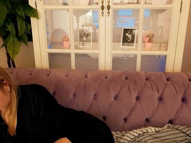 AlinaLemon's BongaCams show and profile