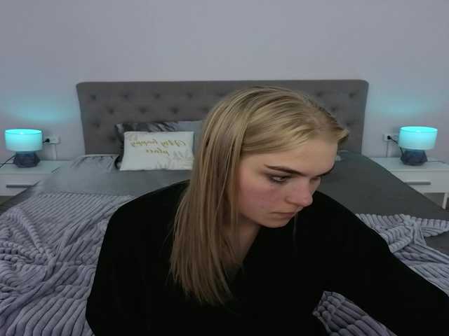 AlinaLemon's BongaCams show and profile