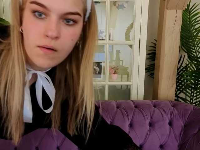 AlinaLemon's BongaCams show and profile