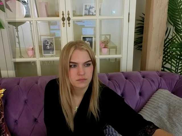 AlinaLemon's BongaCams show and profile