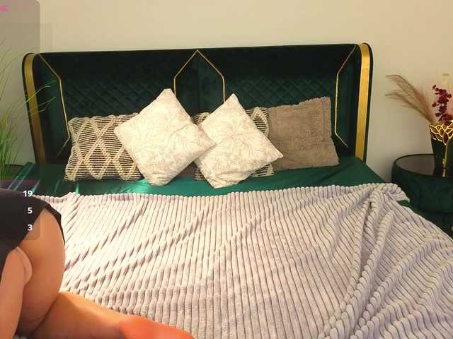 AlinaLemon's BongaCams show and profile