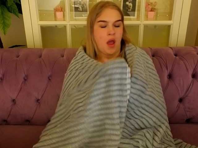 AlinaLemon's BongaCams show and profile