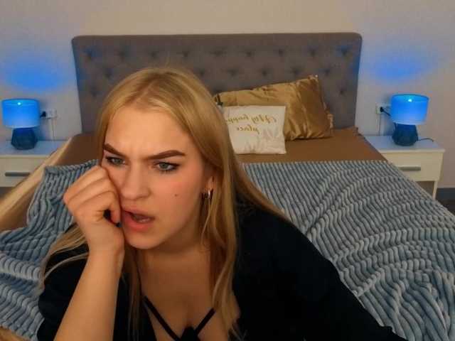 AlinaLemon's BongaCams show and profile