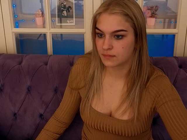 AlinaLemon's BongaCams show and profile