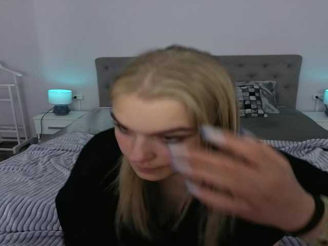 AlinaLemon's BongaCams show and profile