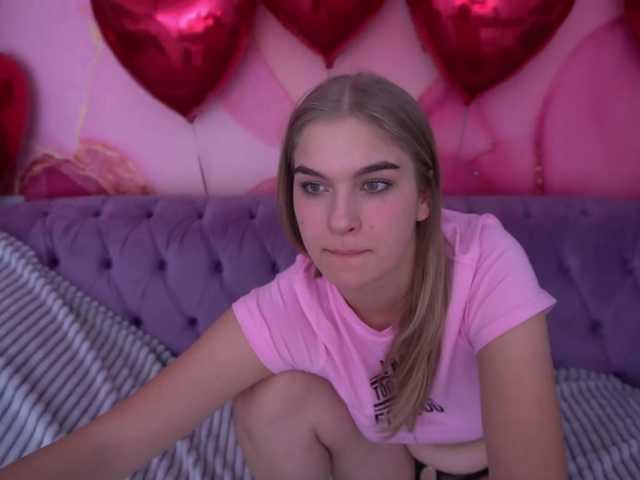 AlinaLemon's BongaCams show and profile