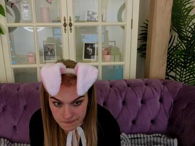 AlinaLemon's BongaCams show and profile