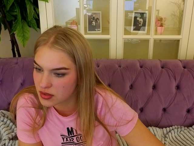 AlinaLemon's BongaCams show and profile