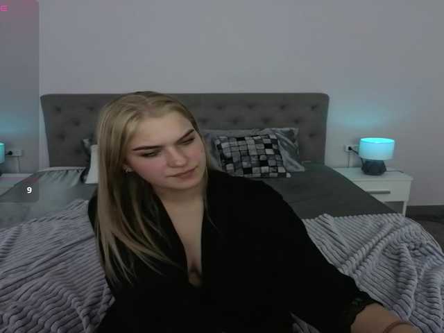 AlinaLemon's BongaCams show and profile