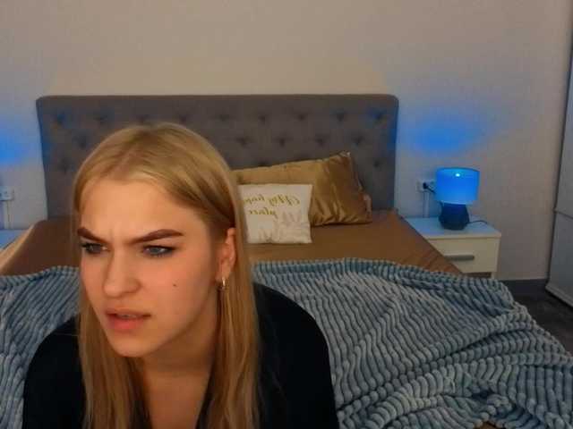 AlinaLemon's BongaCams show and profile