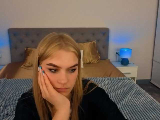 AlinaLemon's BongaCams show and profile