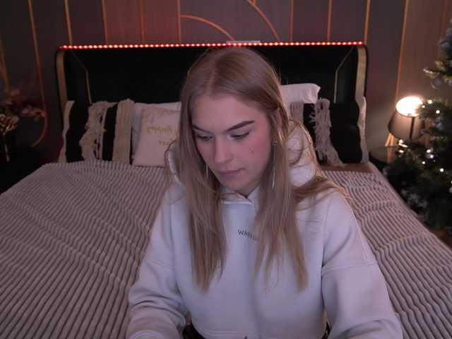 AlinaLemon's BongaCams show and profile