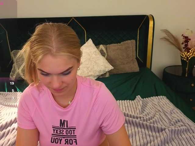 AlinaLemon's BongaCams show and profile