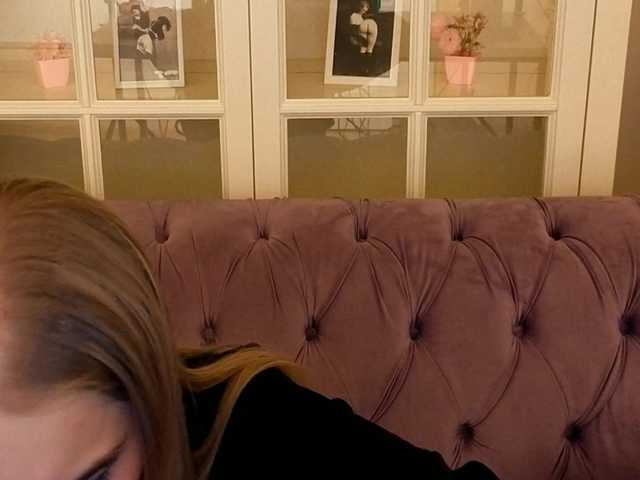 AlinaLemon's BongaCams show and profile