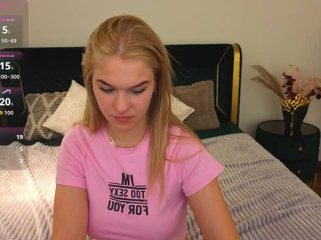 AlinaLemon's BongaCams show and profile