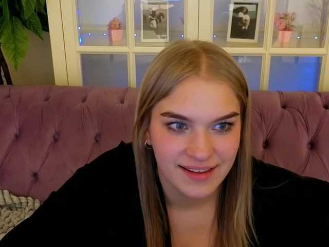 AlinaLemon's BongaCams show and profile