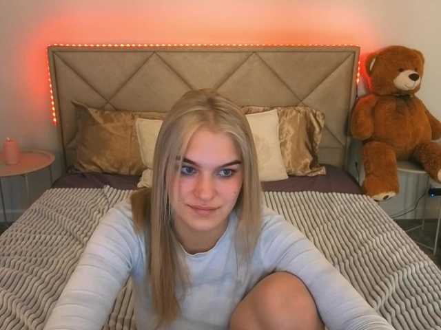 AlinaLemon's BongaCams show and profile