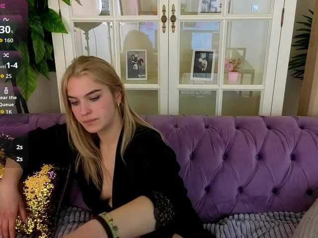 AlinaLemon's BongaCams show and profile