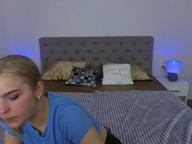 AlinaLemon's BongaCams show and profile