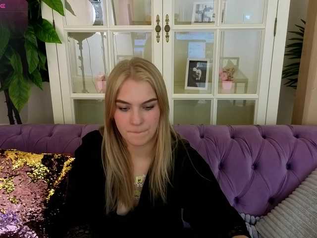 AlinaLemon's BongaCams show and profile