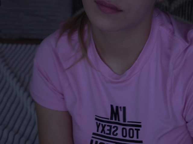 AlinaLemon's BongaCams show and profile