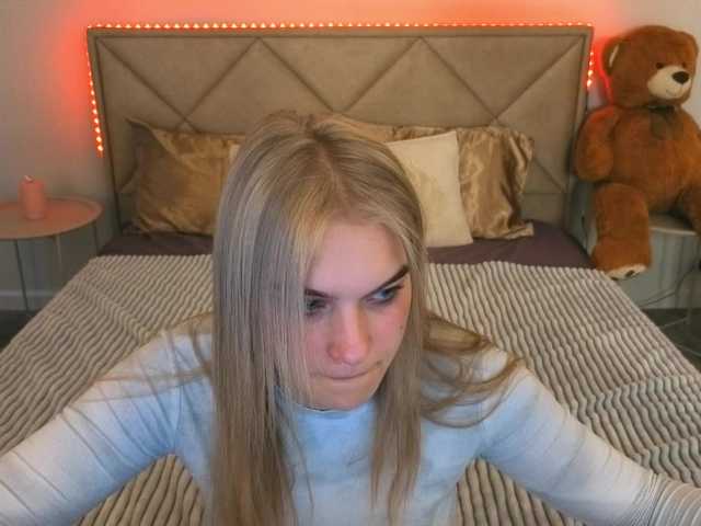 AlinaLemon's BongaCams show and profile