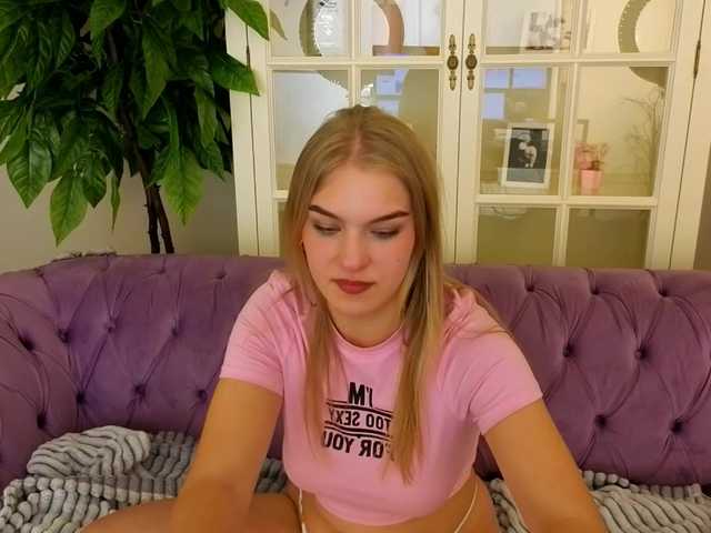 AlinaLemon's BongaCams show and profile