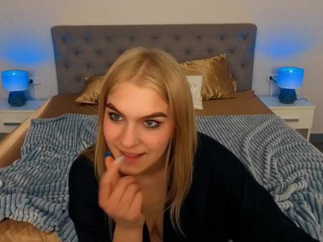 AlinaLemon's BongaCams show and profile