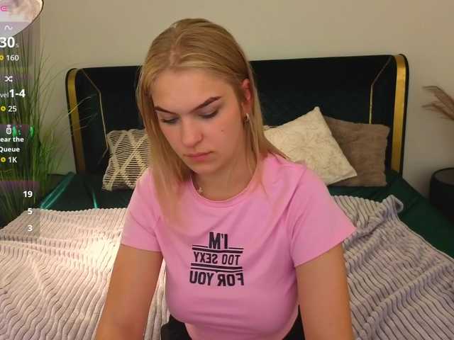 AlinaLemon's BongaCams show and profile