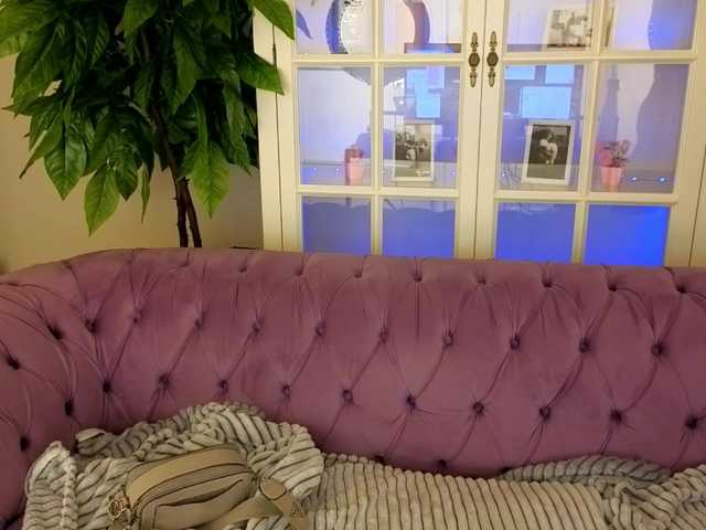 AlinaLemon's BongaCams show and profile