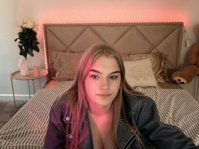 AlinaLemon's BongaCams show and profile