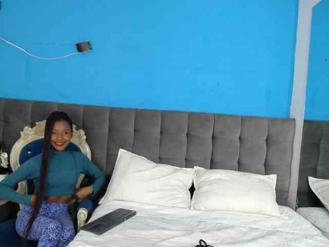 Aliis-Love- bongacams