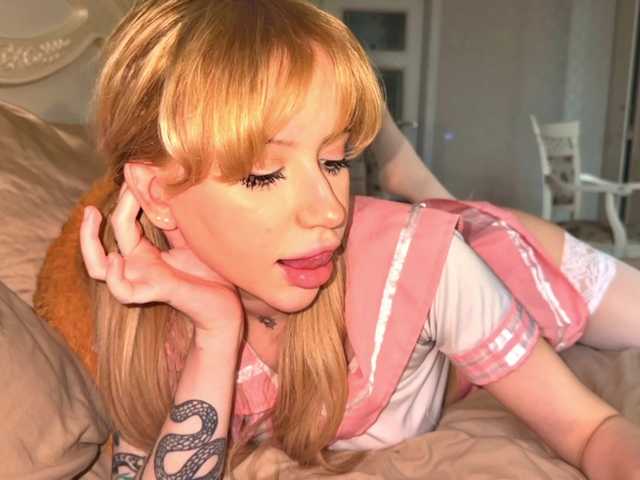 bunnydollstella's BongaCams show and profile