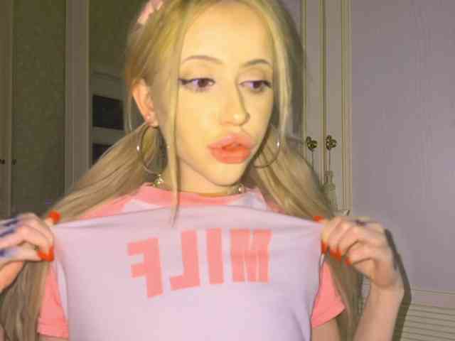 bunnydollstella webcam