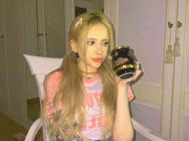 bunnydollstella webcam