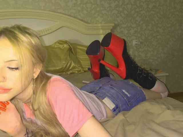 bunnydollstella webcam