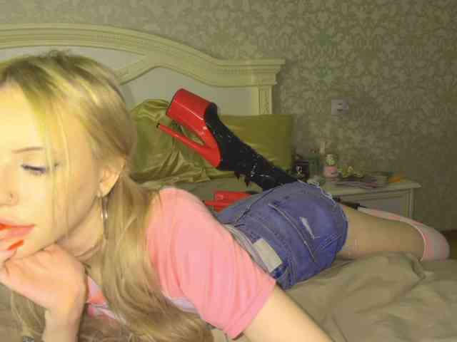 bunnydollstella webcam