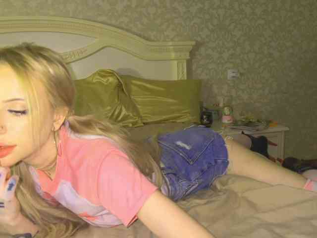 bunnydollstella webcam