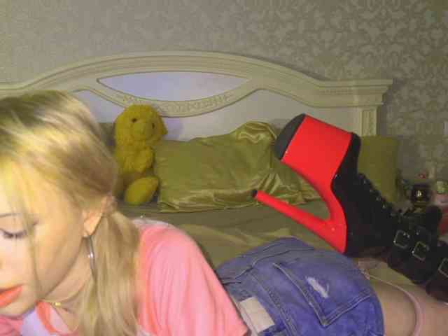 bunnydollstella webcam