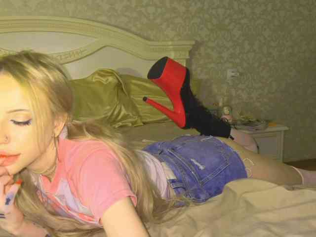 bunnydollstella webcam