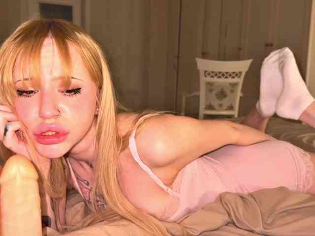 bunnydollstella webcam