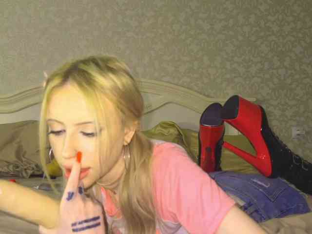 bunnydollstella webcam