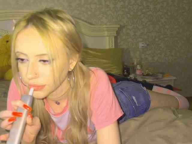 bunnydollstella webcam