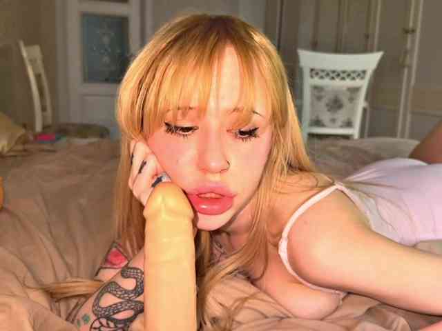 bunnydollstella webcam