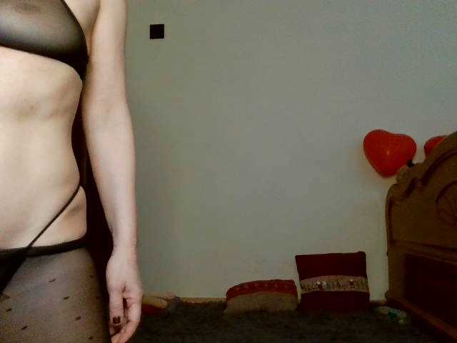 HoneyLuna7's BongaCams show and profile