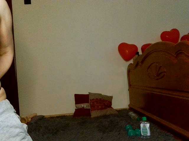 HoneyLuna7's BongaCams show and profile