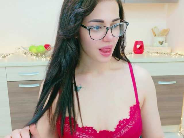 Di-Andra's BongaCams show and profile