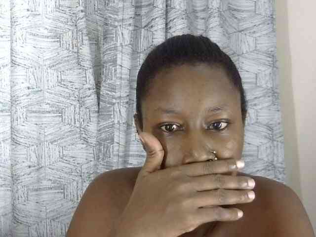 Marionlolo Live Webcam on BongaCams